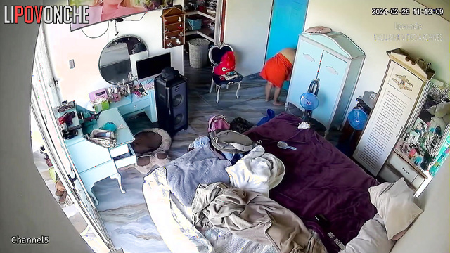 Two fat people dressing to work (naked video from bedroom)