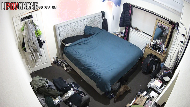 Tattooed MILF with big ass fucks skinny guy on bed in bedroom