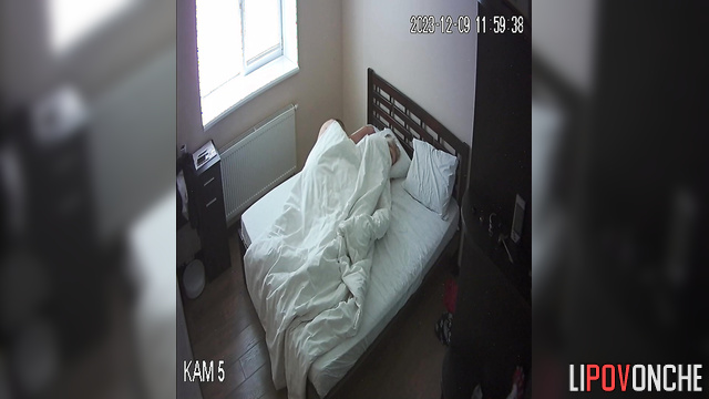 Man wakes sleeping beauty with his dick and fucks her