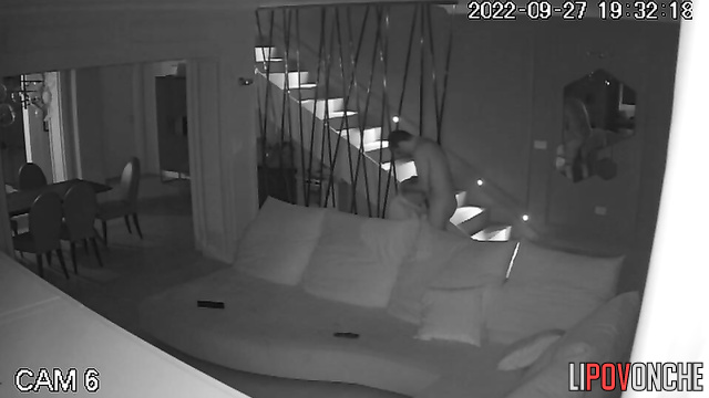It was unplanned sex on the first date / living room tape
