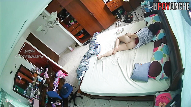 Hot bitch rides her ex-boyfriend and is ready to have an orgasm