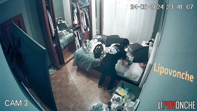 Slut telling her sister how great she had sex that night
