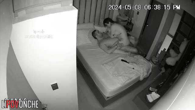 Lovers rented a room in order to have a good fuck