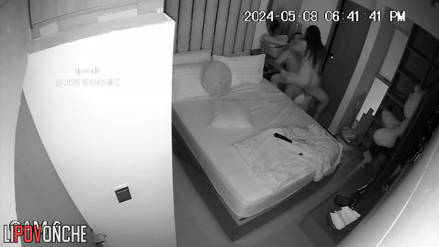 Lovers rented a room in order to have a good fuck