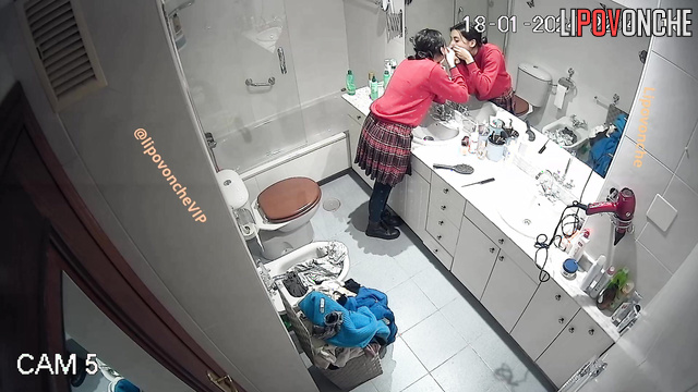 Mother and daughter are spying by strangers (hidden cam in the bathroom)