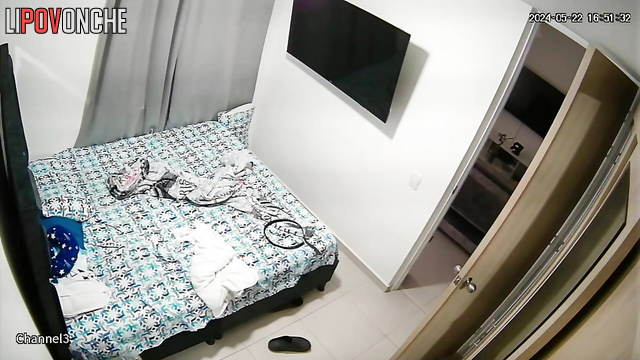 Fucker called her and babe ran to meet him (bedroom tape)
