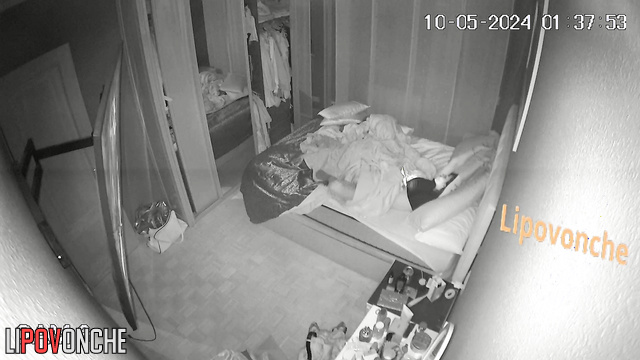 Brunette got very bored, she definitely wants sex