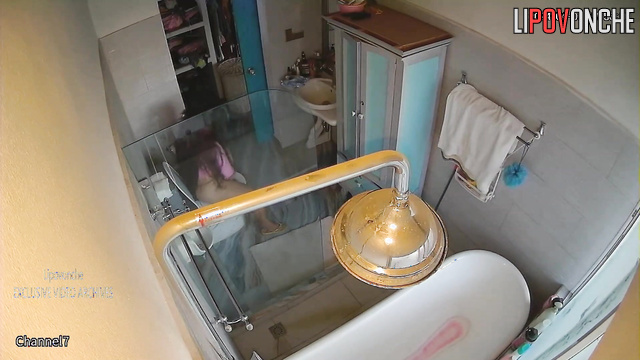 Juicy girl peeing before important meeting - bathroom tape