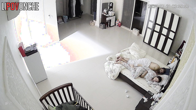 Lovers enjoy 69 in the bed (when her husband is not at home)
