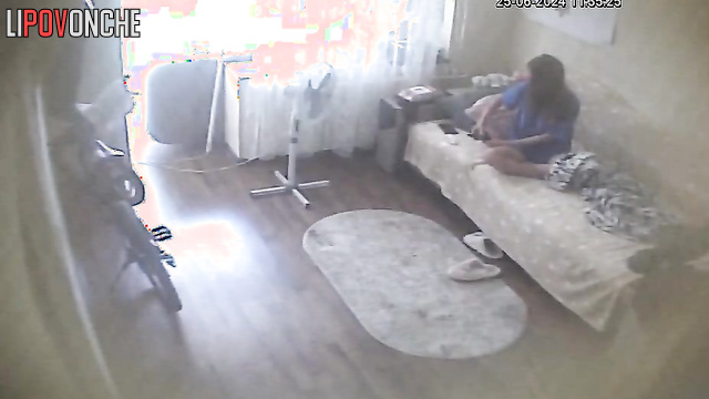 Cute skinny brunette enjoying herself (watch live porn)