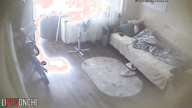 Cute skinny brunette enjoying herself (watch live porn)