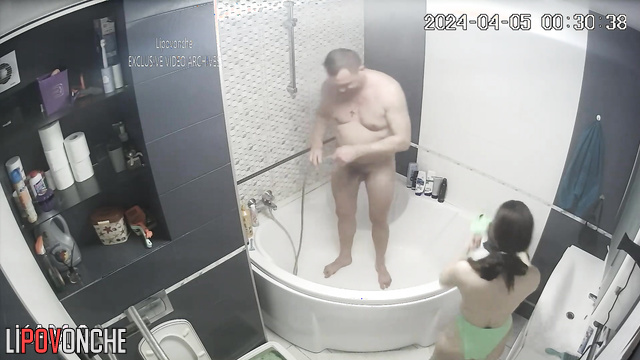Couple taking bath together (watch this cool video)