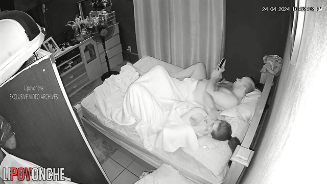 Bald guy licking her sweaty pussy (hot video from hidden camera)