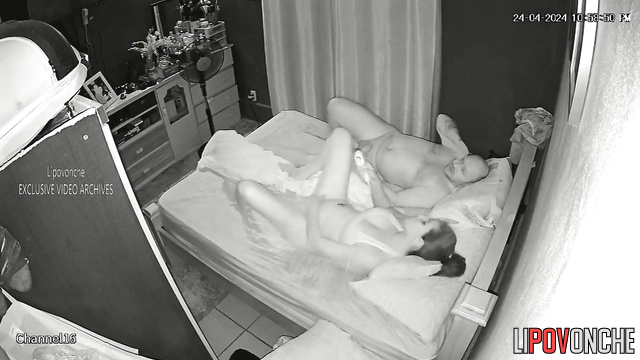 Bald guy licking her sweaty pussy (hot video from hidden camera)