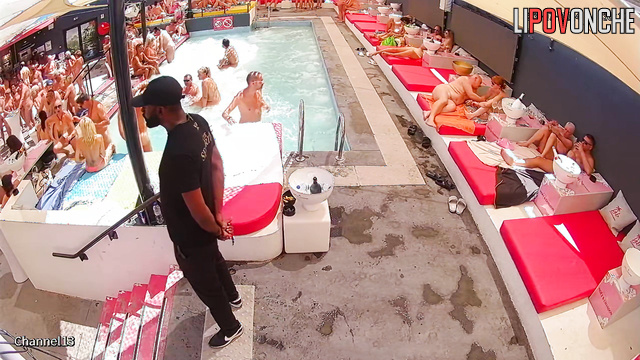 Pool party ended very unusual (watch this awesome tape)