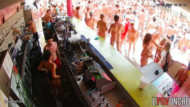 Different swingers dancing each other (live video)
