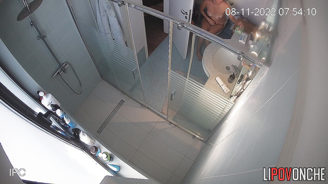 Naked blonde wants to pee after long and hard sex