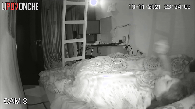 Man taesing her pussy under a blanket (bedroom home porn)