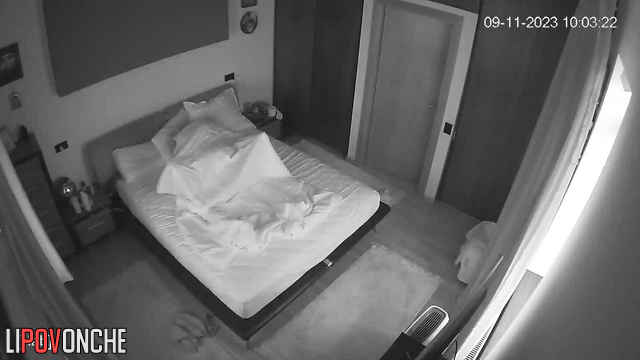 They doing hot things under blanket (home night video)