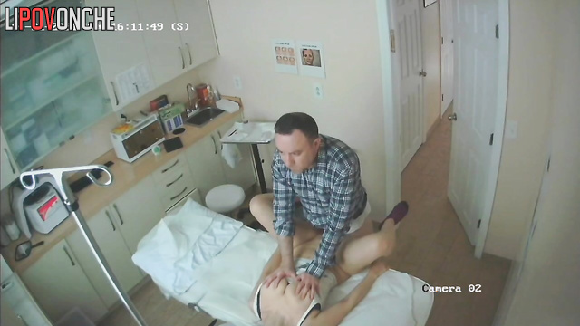 Husband fucked her on massage table (home porn)