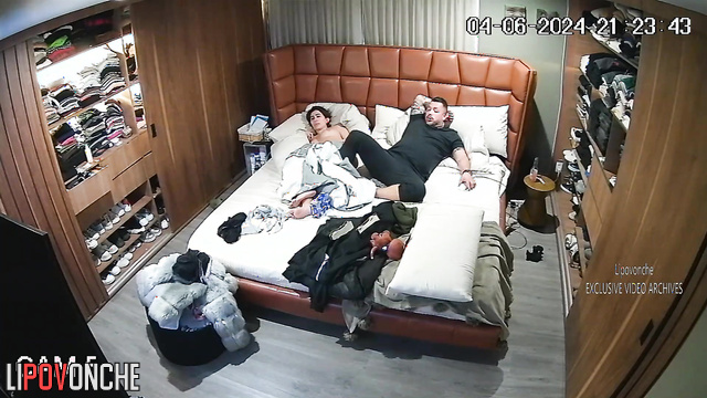 Tattooed Man Fucks Brunette With Big Ass Right On Bed