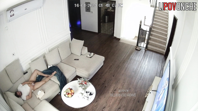 Couple watching tv and fucking at the same time (cool video)