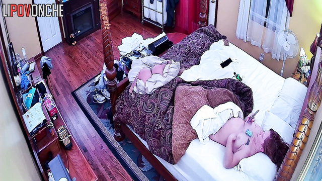 Fat naked couple kissing hot under sheets (video from their bedroom)