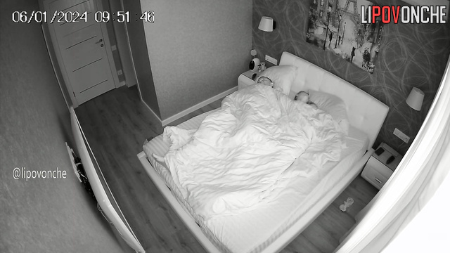 Girl woke up her man with a blowjob and got fucked on the bed