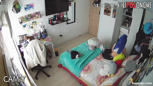 Her friend fixed a hidden cam in her room (and makes bad things)