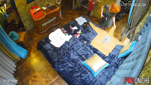 They spend their time peacefully / live camera