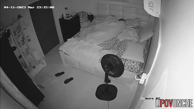 He invited her under the blanket (hidden video)
