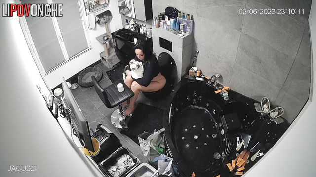 Chubby lady peeing and speaking with her boy at the same time