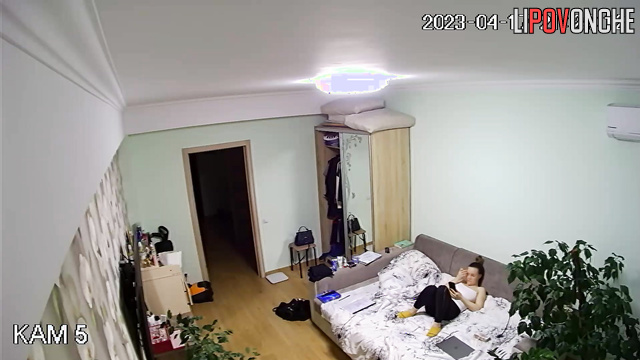 Tiny babe wants to cum sweet with her new sex toy
