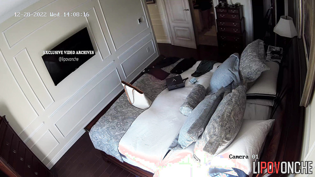 Blonde decided to clean her room - hidden cam