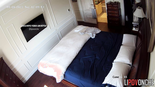 Bedroom scene - woman wants to dress (watch it)