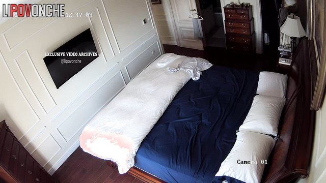 Bedroom scene - woman wants to dress (watch it)