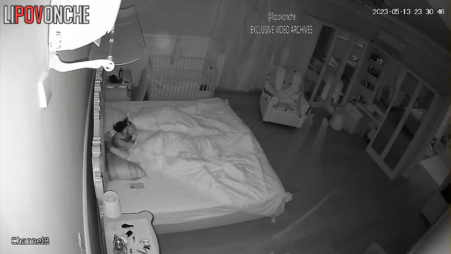 Date in the bedroom going nice - hidden live video