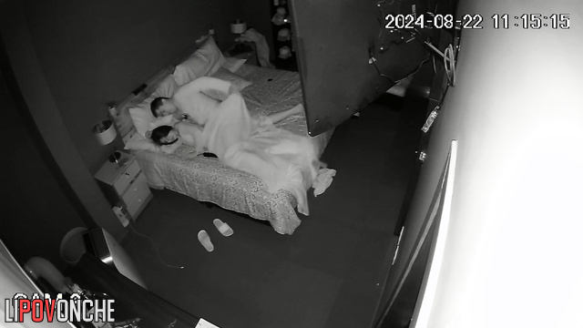 Brunet fucking her lazy under the blanker - night tape