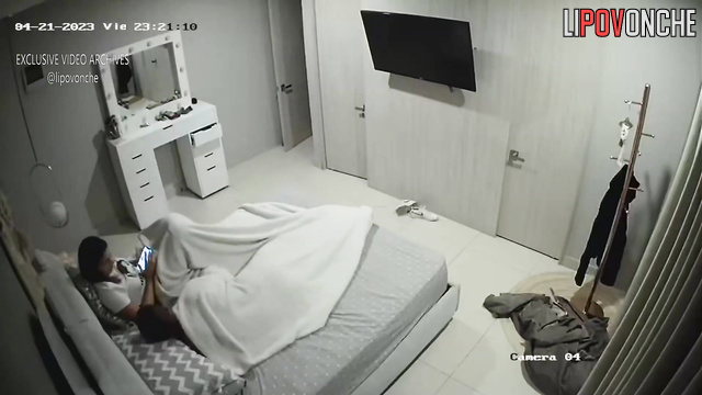 He smared his cock and entered her sweetly (bedroom scenes)