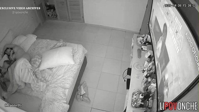 Someone installed a cam in their new flat, watch now