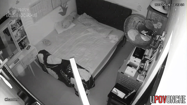 Horny babe sucking dick her sleeping biyfriend
