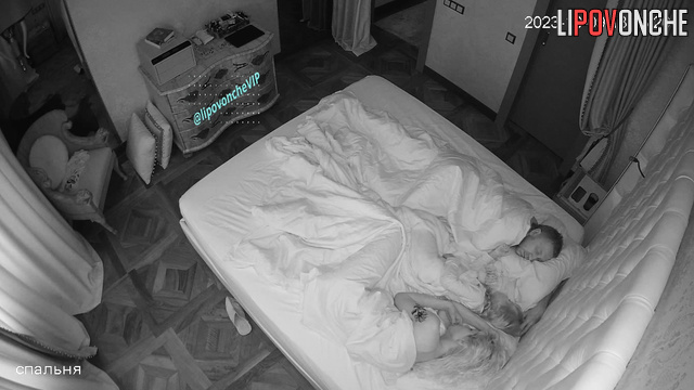 Hidden camera fixing a simple day of gray-haired guy and redhead babe