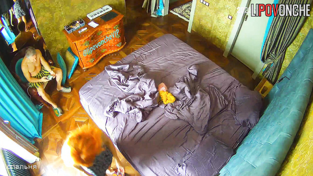 Relatives sleeping sweet together (video from beroom)