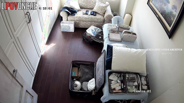 Bitch unpacking her things after a hottest long trip