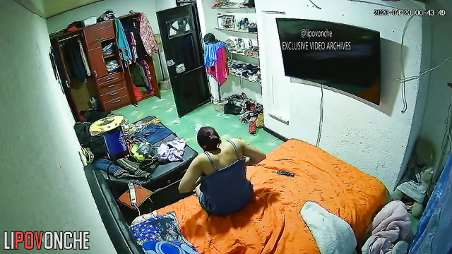They practiced blindfolded sex / cool bedroom scene