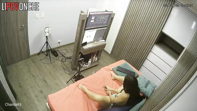 Sexy slut masturbating with a vibrator on camera