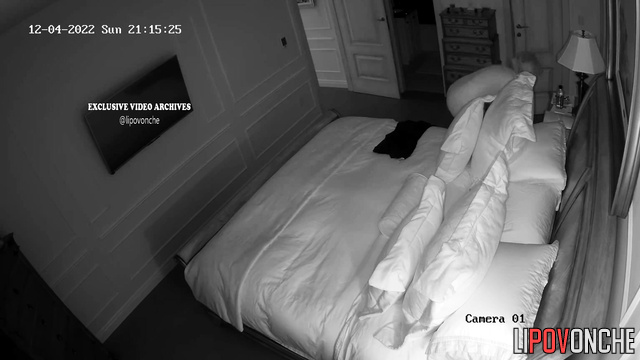 Passionate connection in the bedroom (watch now)