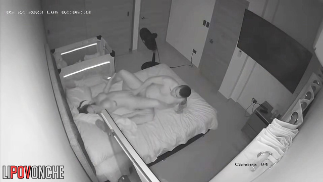 Crazy cowgirl fucking her guy so fast and passionetly
