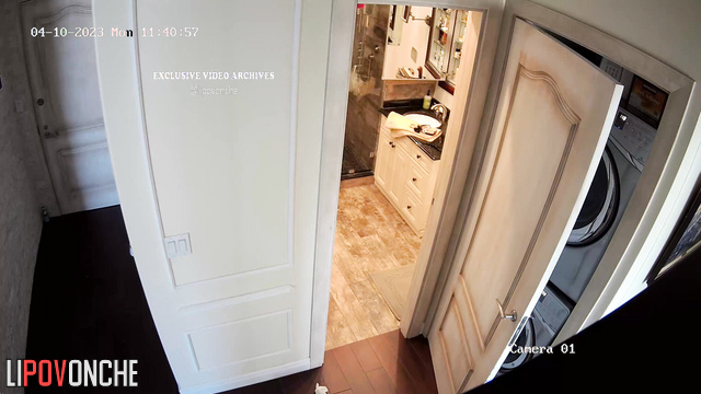 Naked blonde is going to take a shower after fuck
