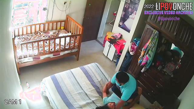 Mexican couple fucked fast before their work (bedroom video)